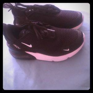 Nike Air Max 270 Sneakers